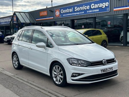 VOLKSWAGEN GOLF SV