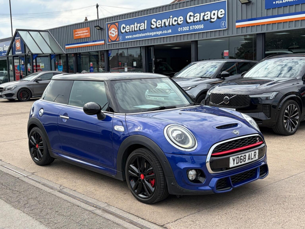 2018 MINI HATCH